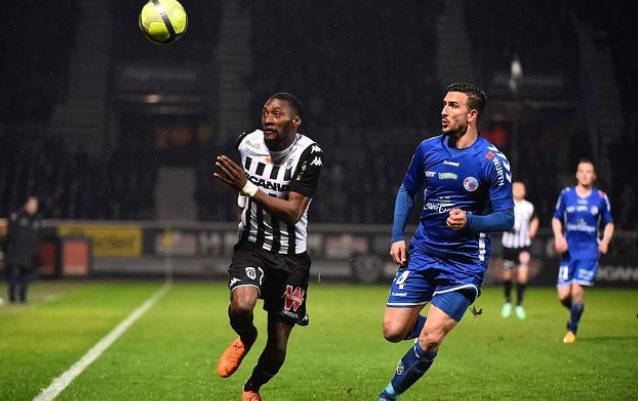 巴萨后防线 巴萨后防线